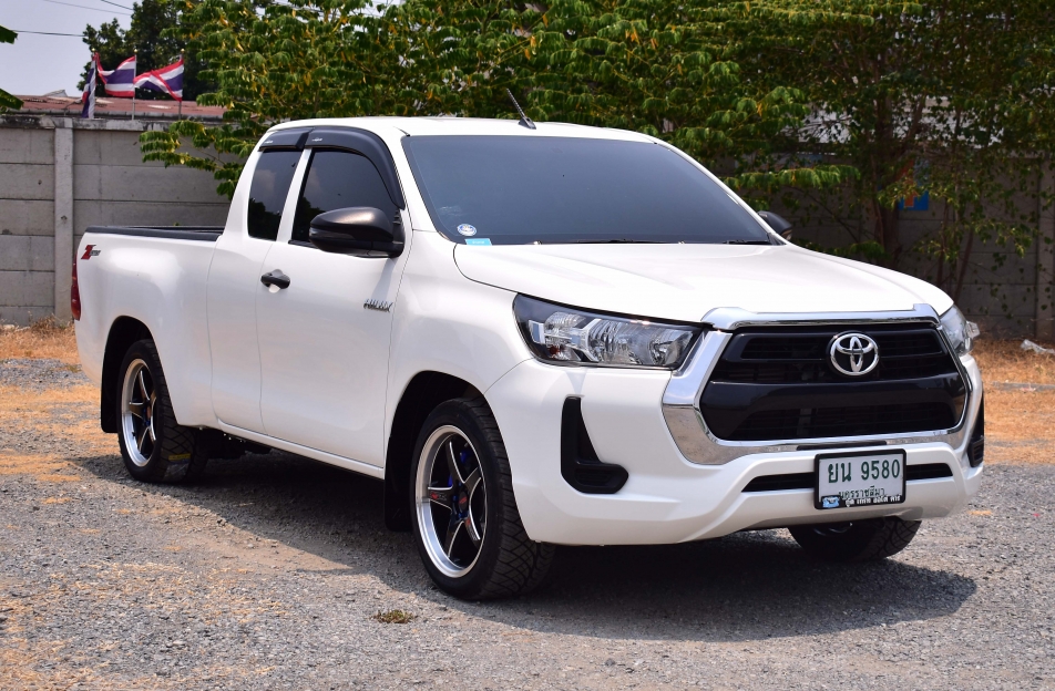 TOYOTA REVO CAB Z EDITION ENTRY