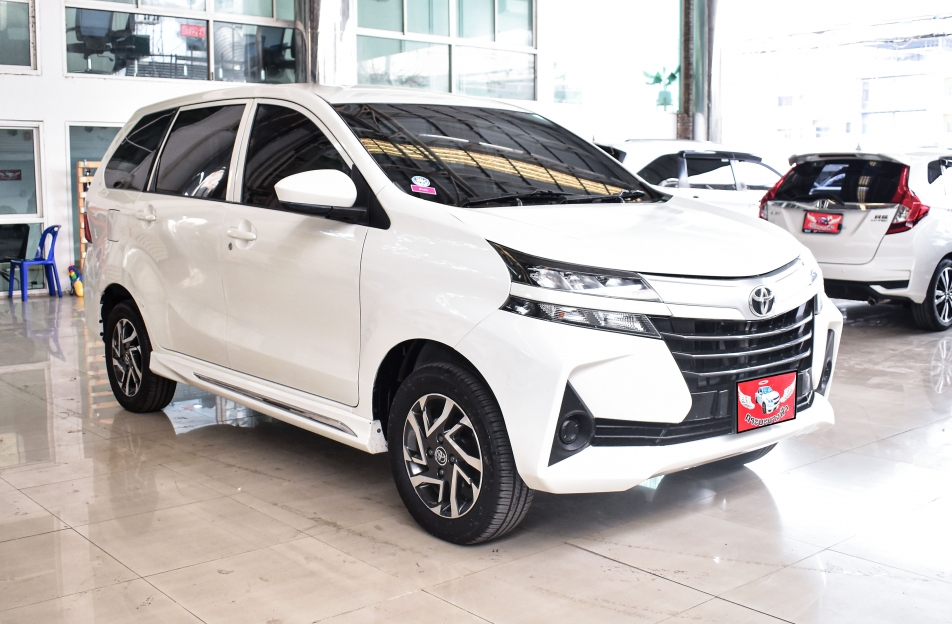 TOYOTA  AVANZA E