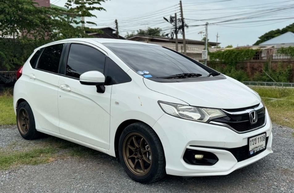 HONDA JAZZ V PLUS 